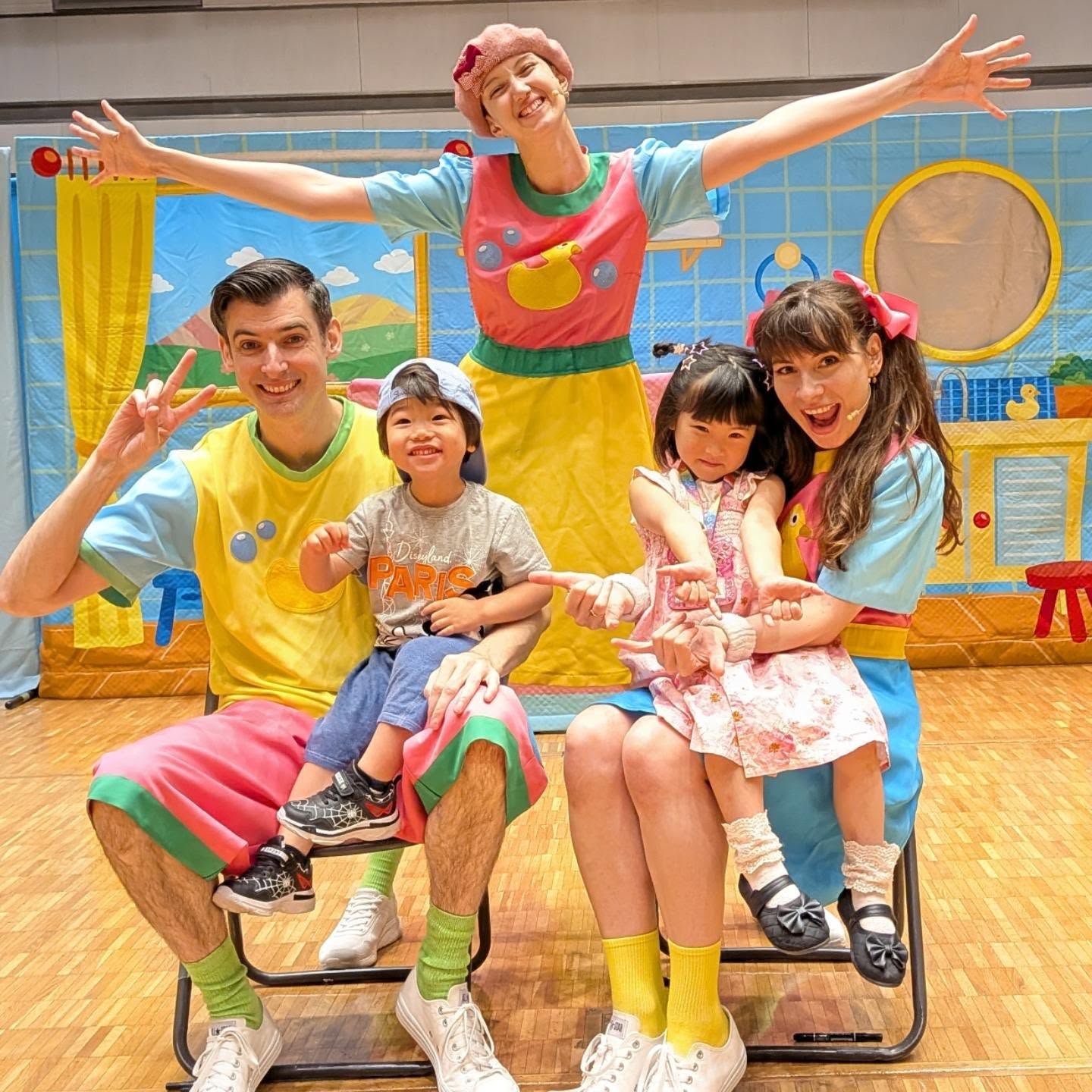 今、この瞬間、ディズニー英語システムを楽しんでいるお友達｜【公式